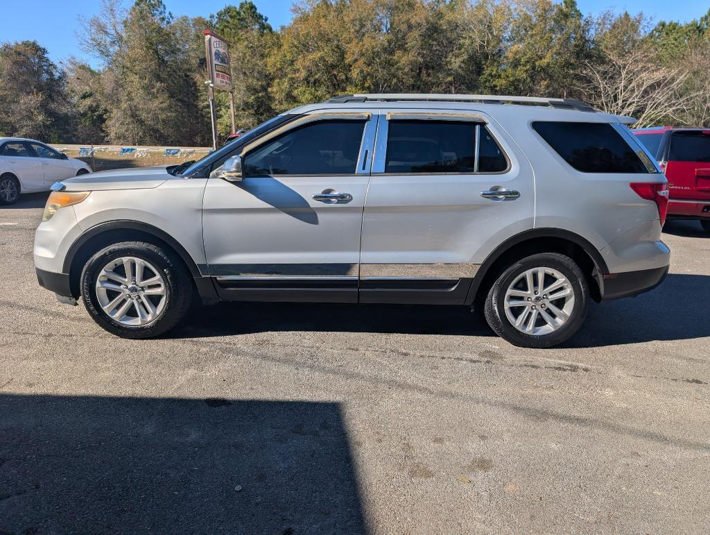 2011 Ford Explorer XLT's photo